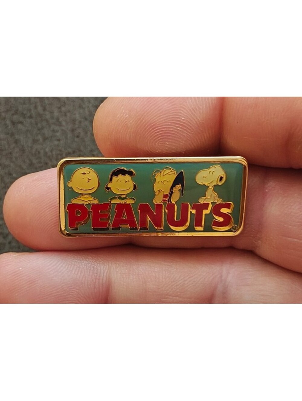 1980s Peanuts Snoopy Charlie Brown Lucy Linus Pin